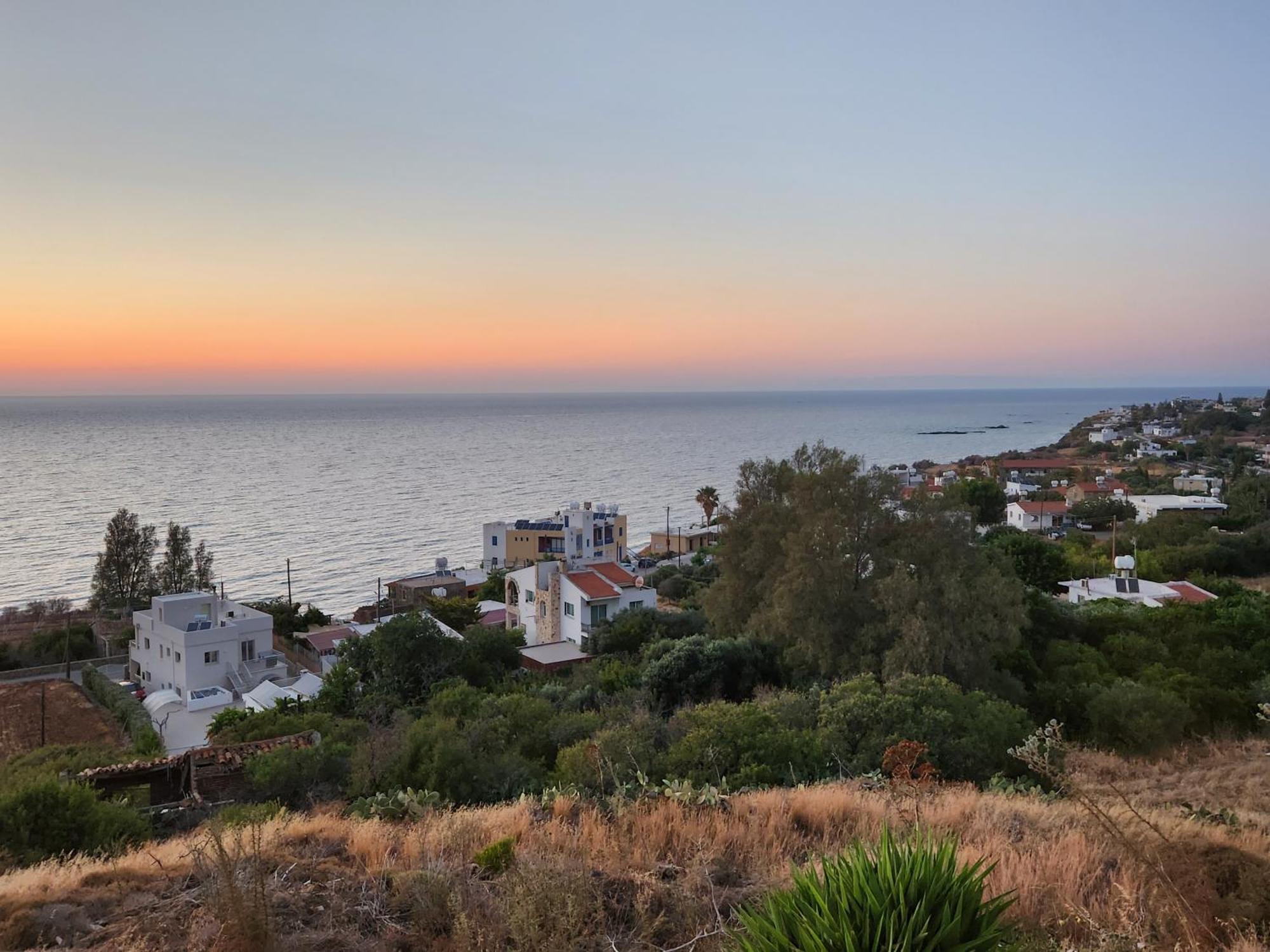 Serena Vacation Home Pomos Exterior photo
